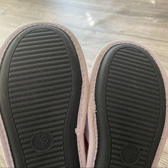 Victoria's Secret Pom Pom Lavender Lilac Slippers - Picture 6 of 8